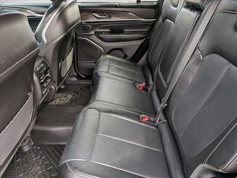 Used 2023 Jeep Grand Cherokee Overland w/ Luxury Tech Group IV image 19