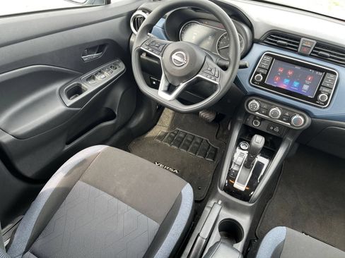Used 2025 Nissan Versa SV FWD image 39