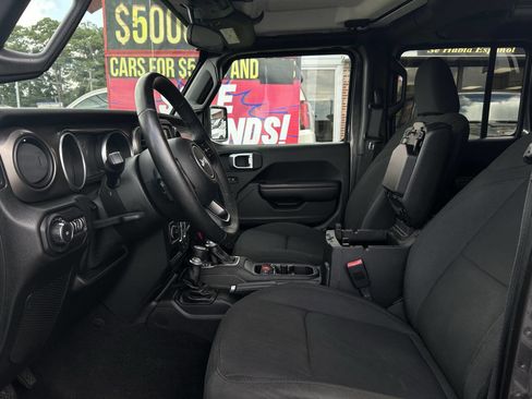 Used 2018 Jeep Wrangler Unlimited Sport S image 19