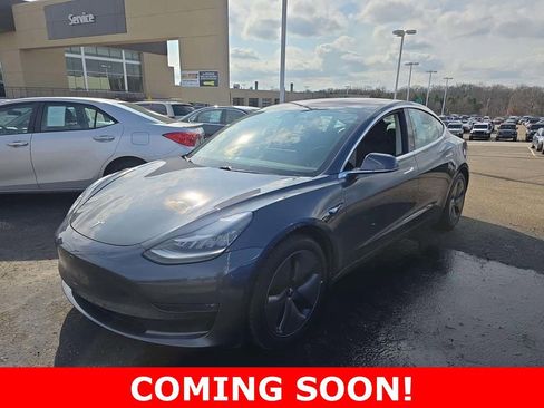 Used 2018 Tesla Model 3 Long Range image 1