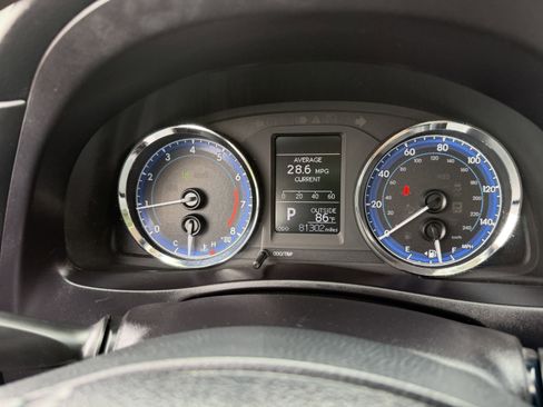 Used 2019 Toyota Corolla L image 31