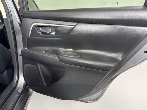 Used 2017 Nissan Altima 3.5 SL FWD image 28