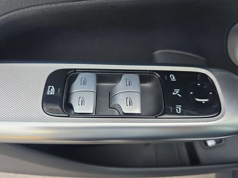 Certified 2025 Mercedes-Benz GLC 300 4MATIC image 30