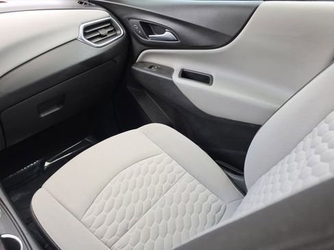 Used 2021 Chevrolet Equinox LS w/ LS Convenience Package FWD image 16
