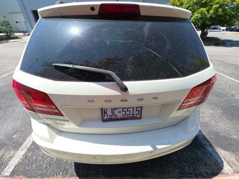 Used 2020 Dodge Journey SE FWD image 7