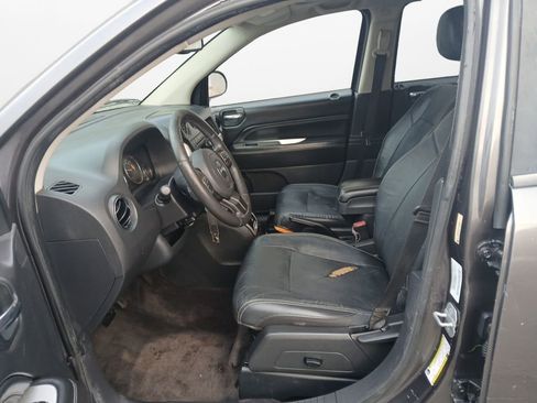 Used 2014 Jeep Compass Latitude image 17