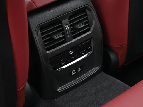 New 2026 BMW 330i xDrive Sedan w/ M Sport Package image 29