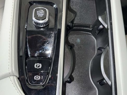 Used 2025 Volvo XC90 T8 Plus AWD/4WD image 23