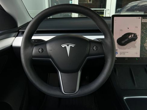 Used 2024 Tesla Model Y Long Range AWD/4WD image 14