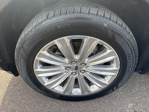 Used 2022 Ford Explorer Limited w/ Equipment Group 301A image 43