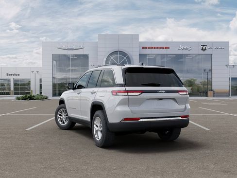 New 2025 Jeep Grand Cherokee Laredo X w/ Trailer Tow Package AWD/4WD image 3