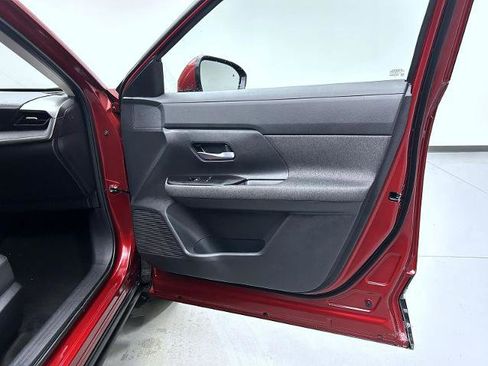 Certified 2025 Nissan Kicks SV image 16