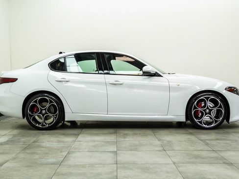 Used 2022 Alfa Romeo Giulia Ti w/ Active Assist Plus Package RWD image 10