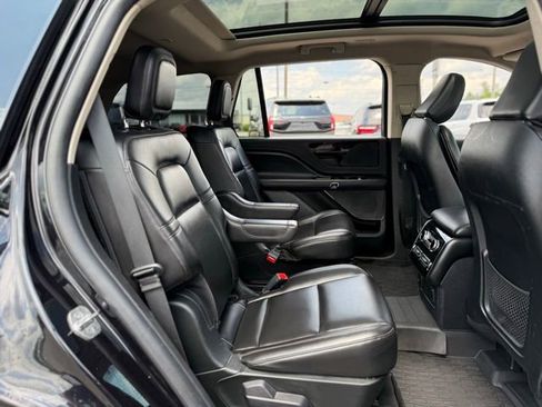 Used 2022 Lincoln Aviator AWD w/ Premium Package image 21