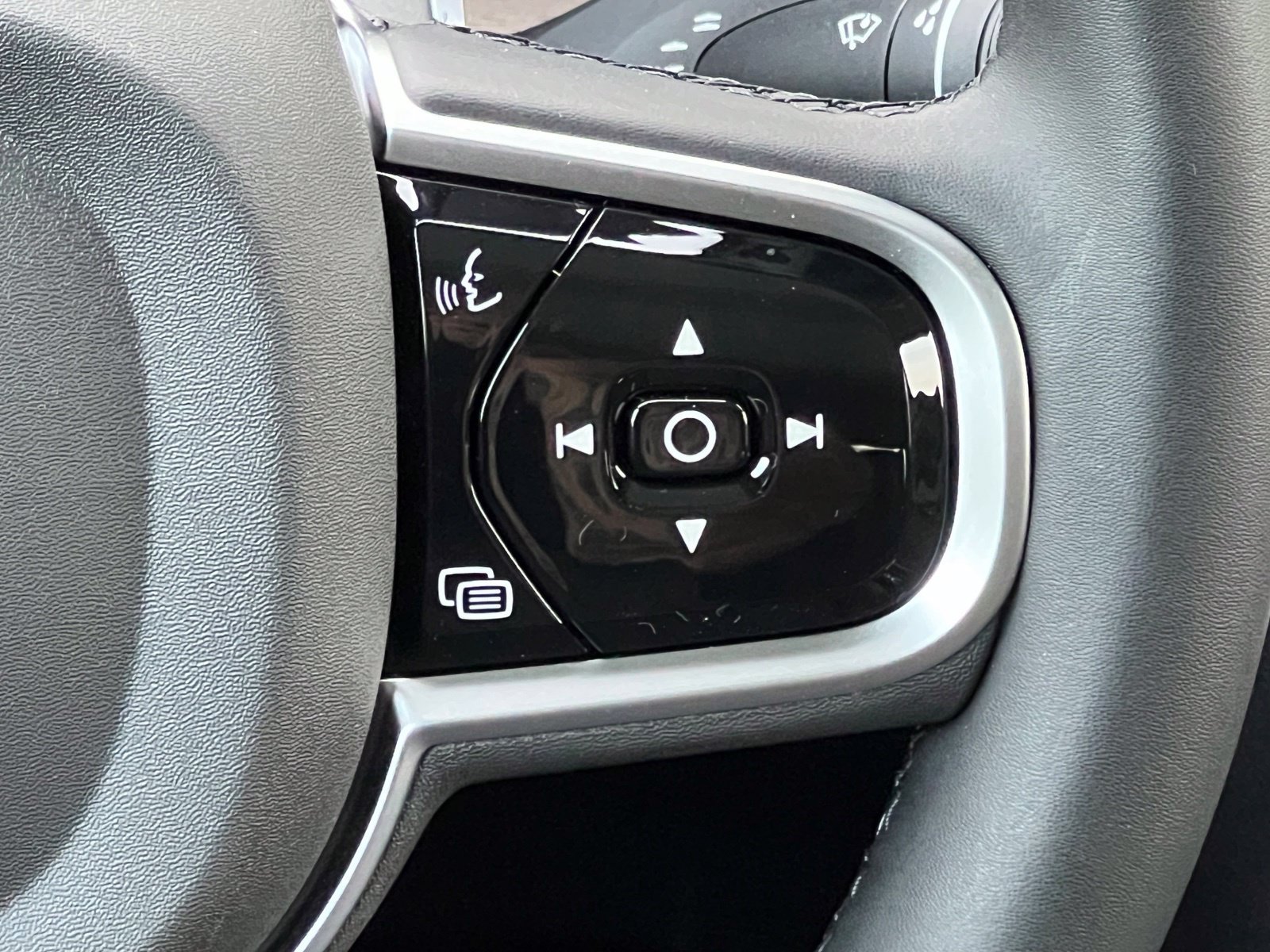New 2026 Volvo XC90 T8 Plus w/ Protection Package AWD/4WD image 28
