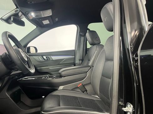 Used 2025 Buick Enclave Sport Touring image 24