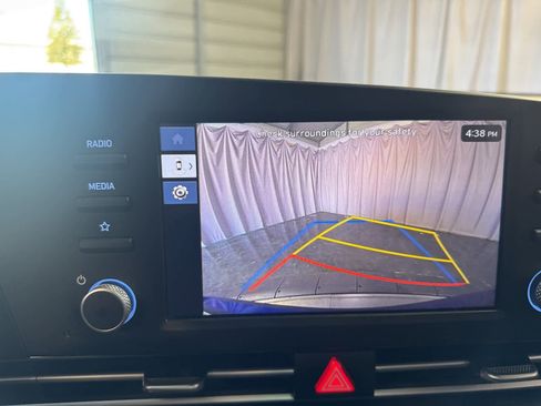 Used 2025 Hyundai Elantra SE image 26