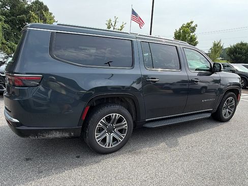 Used 2024 Jeep Wagoneer L Series II w/ Flexible Seating Group AWD/4WD image 8