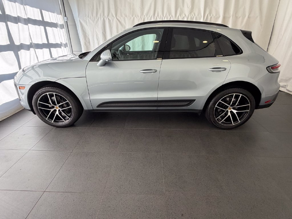 Certified 2026 Porsche Macan AWD/4WD image 2