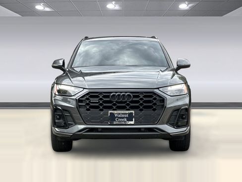 Used 2024 Audi Q5 2.0T Premium w/ Summer of Audi Package AWD/4WD image 5