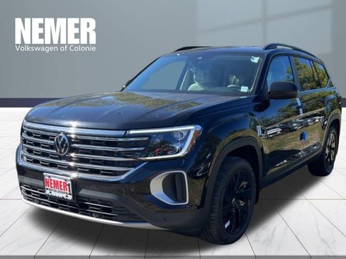 New 2026 Volkswagen Atlas SE image 1