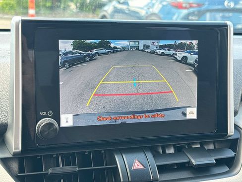 Used 2025 Toyota RAV4 XLE w/ Convenience Package AWD/4WD image 25