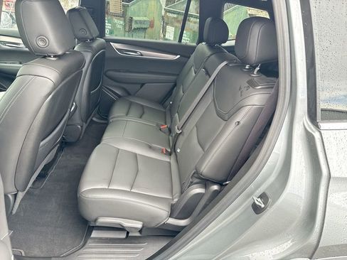 Used 2024 Cadillac XT6 Luxury image 29