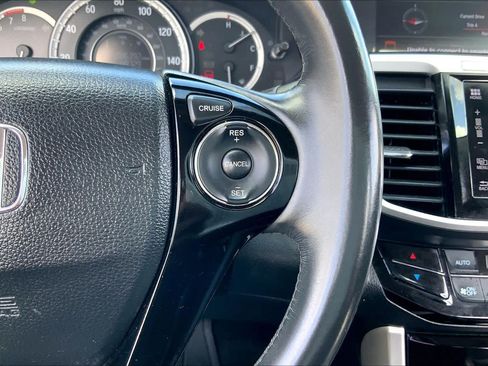 Used 2017 Honda Accord EX-L image 24