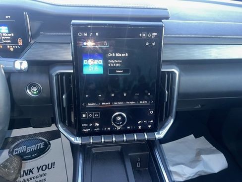 Used 2025 GMC Acadia Elevation image 20