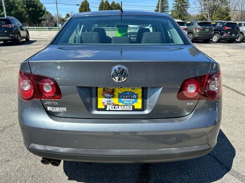 Used 2009 Volkswagen Jetta S image 3