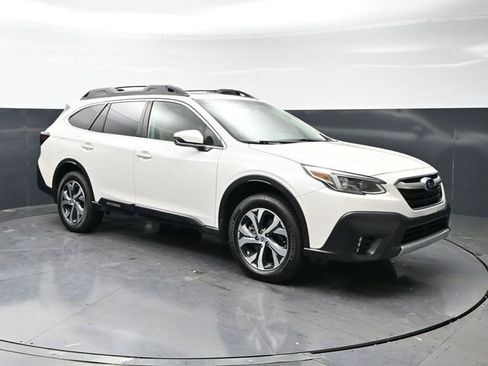 Used 2022 Subaru Outback Limited w/ Popular Package #2 AWD/4WD image 3
