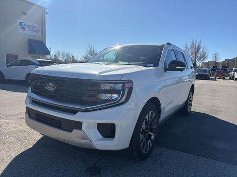 New 2026 Ford Expedition Platinum image 9