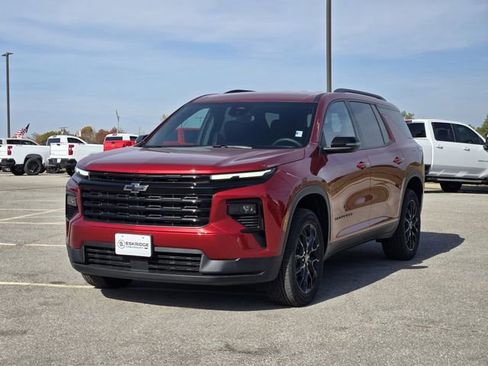 New 2026 Chevrolet Traverse LT w/ Midnight/Sport Edition image 2