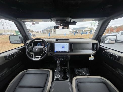 New 2025 Ford Bronco Big Bend w/ Black Diamond Package image 9