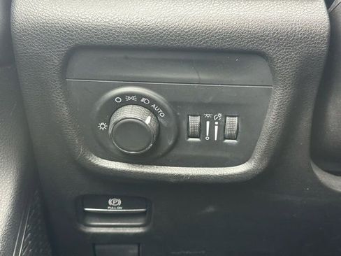 Used 2023 Jeep Grand Cherokee L Laredo image 18