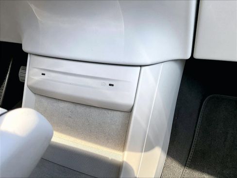 Used 2025 Volvo EX90 Ultra AWD/4WD image 36