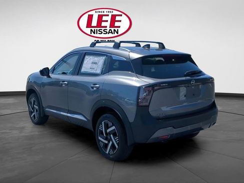 New 2026 Nissan Kicks SV w/ Cold Weather Package FWD image 5
