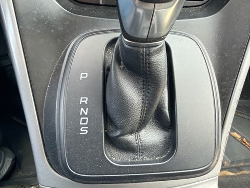 Used 2015 Ford Escape SE w/ Equipment Group 201A FWD image 17