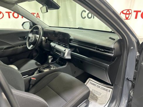 Used 2025 Hyundai Kona SEL AWD/4WD image 12