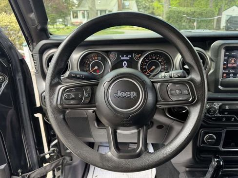 Used 2022 Jeep Wrangler Unlimited Sport AWD/4WD image 23