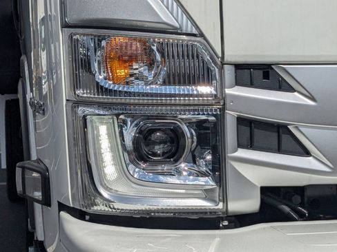 New 2024 Chevrolet Low Cab Forward image 10