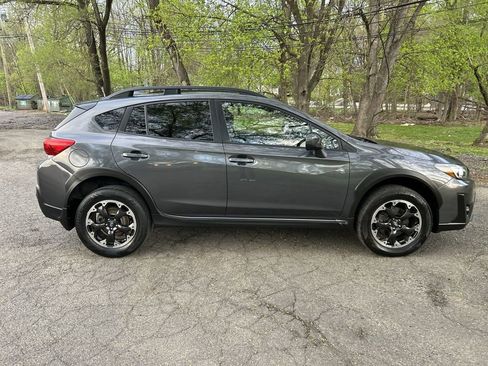 Used 2021 Subaru Crosstrek 2.0i Premium w/ Moonroof Package AWD/4WD image 9