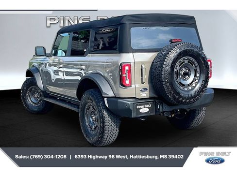 Used 2025 Ford Bronco Outer Banks w/ Sasquatch Package AWD/4WD image 2