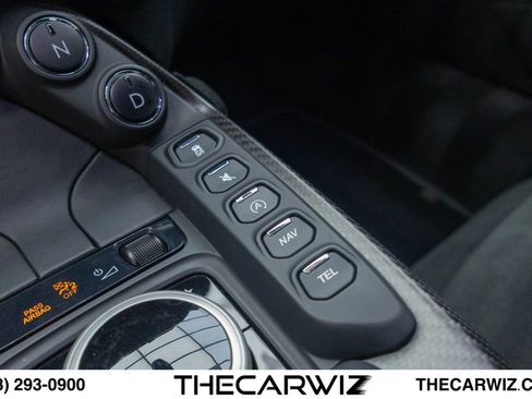 Used 2019 Aston Martin V8 Vantage Coupe RWD image 68
