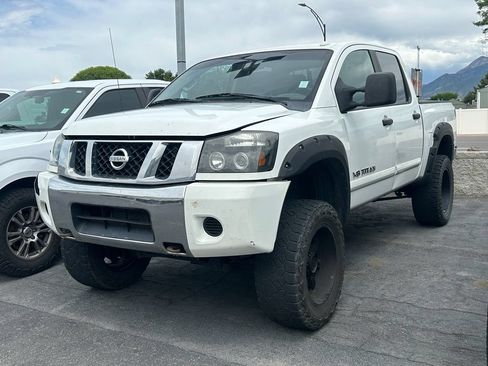 Used 2013 Nissan Titan SV AWD/4WD image 4