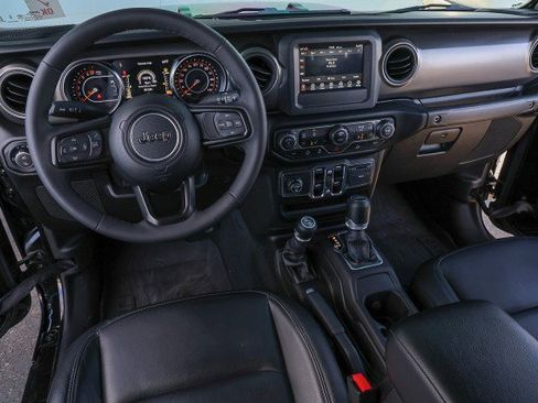 Used 2023 Jeep Gladiator Willys image 25