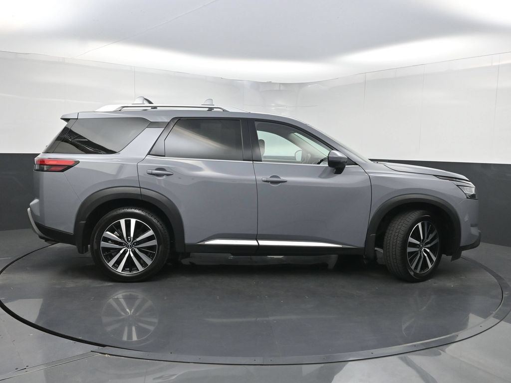 Used 2023 Nissan Pathfinder Platinum AWD/4WD image 47