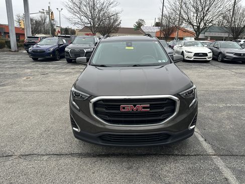 Used 2020 GMC Terrain SLE w/ Driver Convenience Package image 3