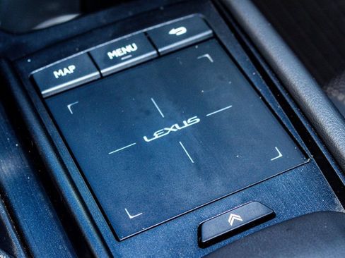 Used 2020 Lexus ES 300h w/ Premium Package image 17