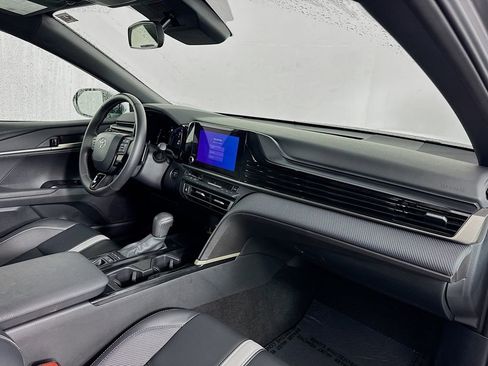 Used 2025 Toyota Camry SE image 35